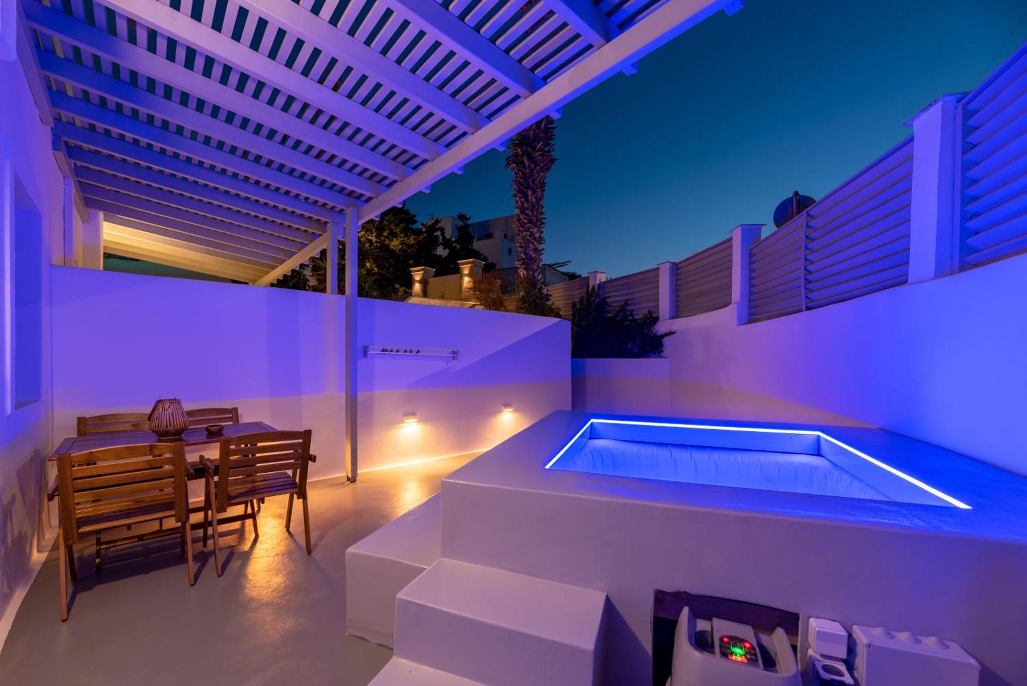 Aerenia Luxury Suites Karterádos Eksteriør bilde