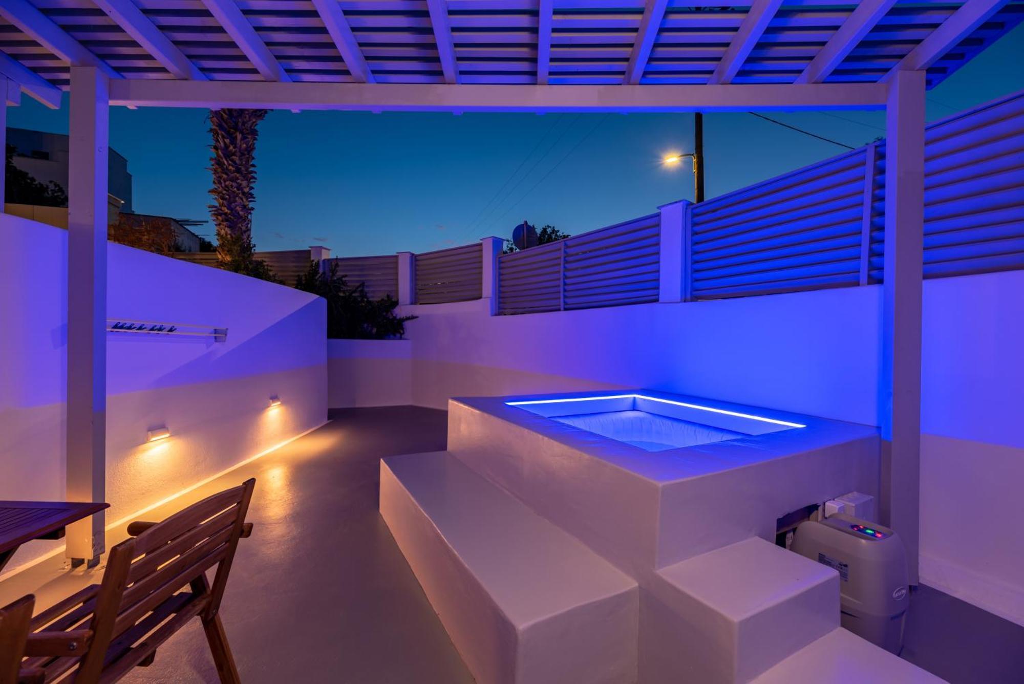 Aerenia Luxury Suites Karterádos Eksteriør bilde