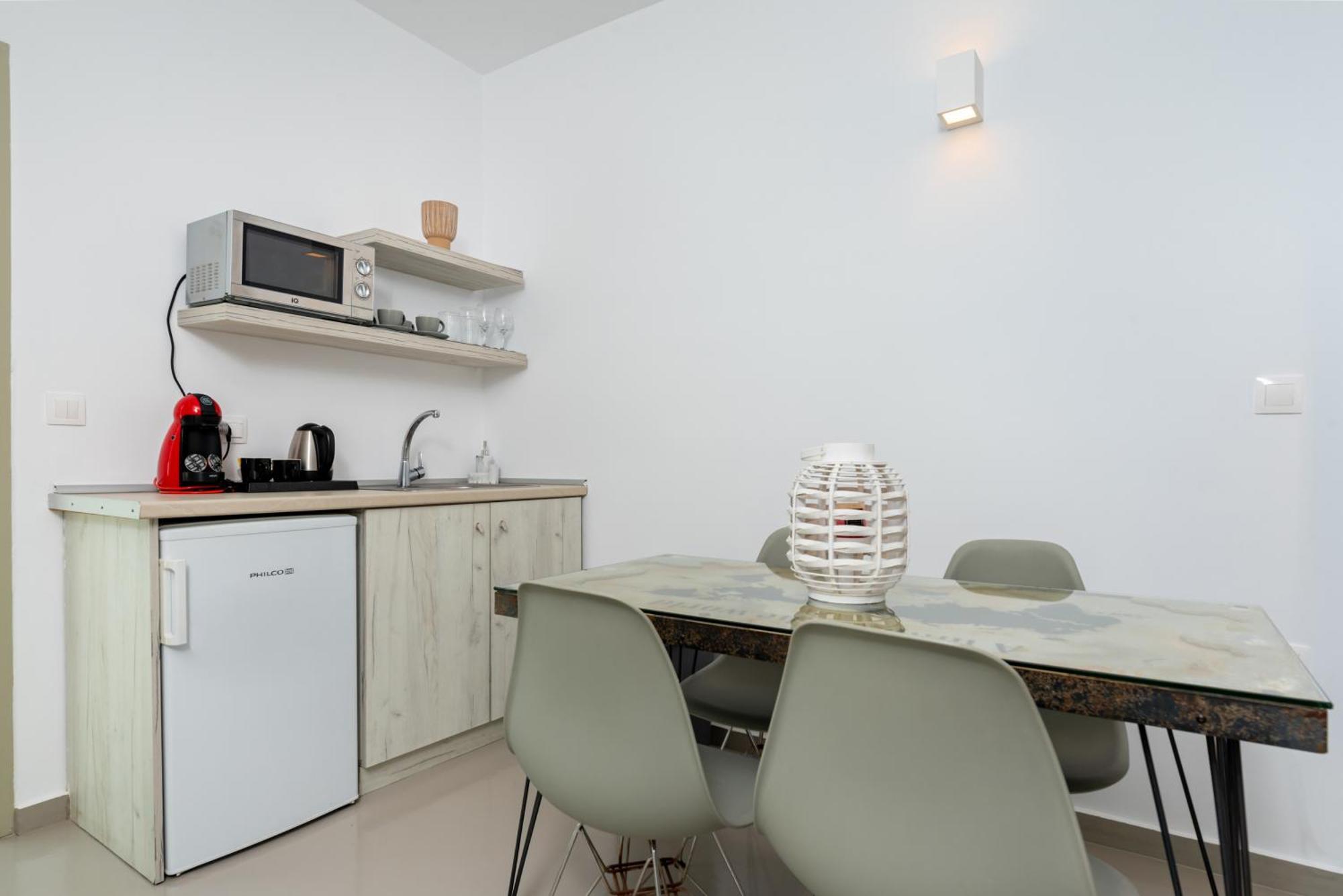 Aerenia Luxury Suites Karterádos Eksteriør bilde