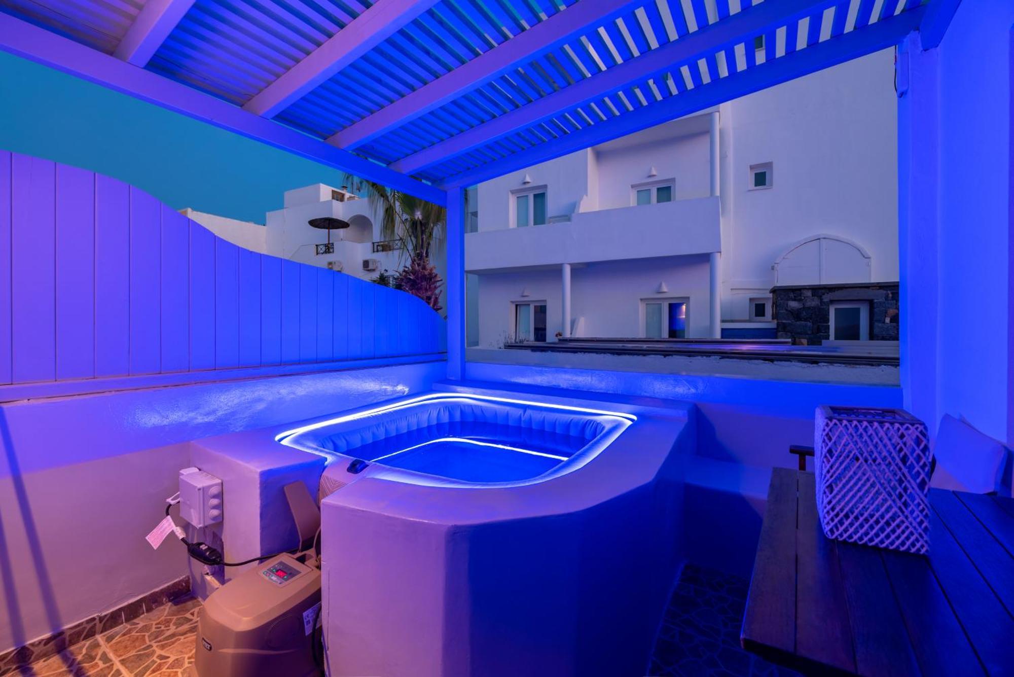 Aerenia Luxury Suites Karterádos Eksteriør bilde